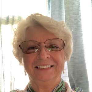 Meet your Posher, Leona